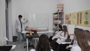 Поступить в медицинский колледж после 11 класса
