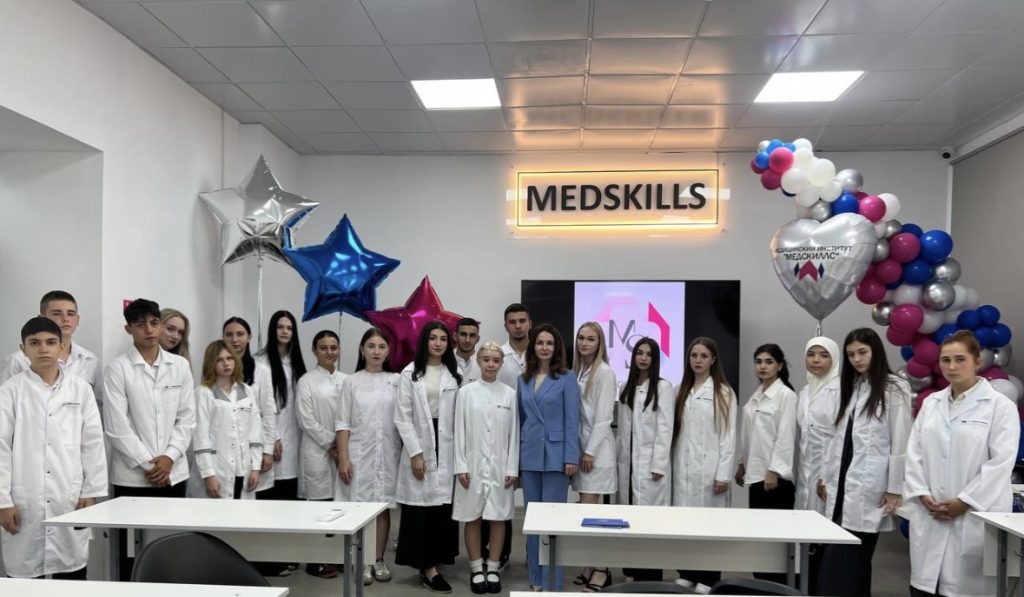 Поступили в медколледж