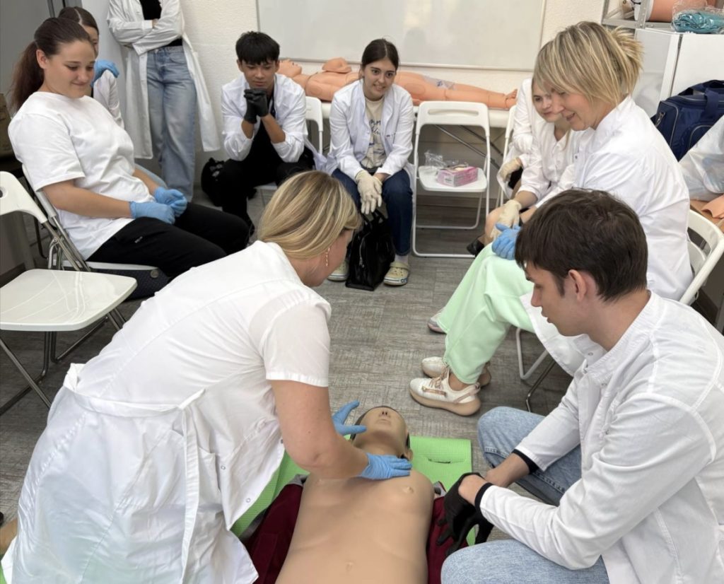 Занятия в медколледже