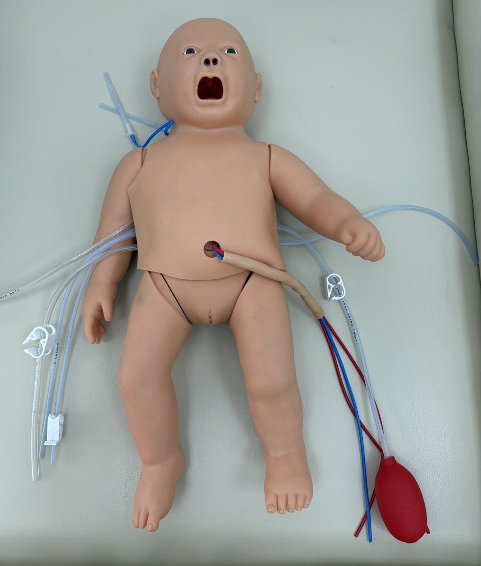 Как готовят медсестёр к работе в педиатрическом отделении?