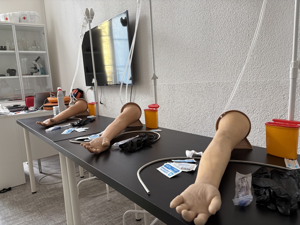 Забор крови из вены: как учат будущих медсестер брать анализы