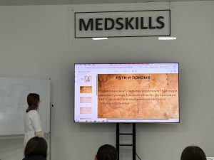 Урок мужества: студенты СД-1 почтили память героических медсестер ВОВ