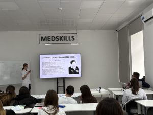 Урок мужества: студенты СД-1 почтили память медсестер периода ВОВ