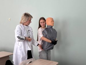 Выездная профориентация: «МедСкиллс» открывает мир медицины для школьников Зернограда 