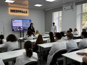 Профориентационная встреча «МедСкиллс» с учащимися ростовской школы №54 