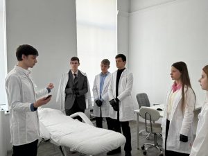 Профориентационная встреча «МедСкиллс» с учащимися ростовской школы №54 