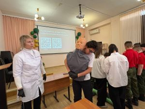 «МедСкиллс» обучает школьников Зернограда навыкам оказания первой помощи 