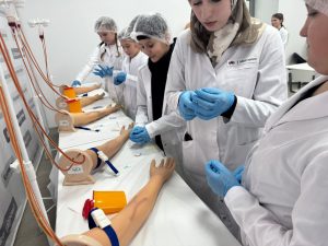 Учащиеся школы №15 города Батайска посетили «МедСкиллс»