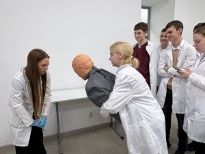 В «МедСкиллс» состоялась профориентационная встреча с учащимися МБОУ «Школа №40»