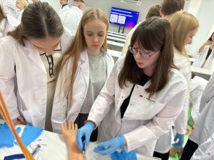 В «МедСкиллс» состоялась профориентационная встреча с учащимися МБОУ «Школа №40»