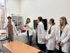 Гимназия №25 в гостях у «МедСкиллс»