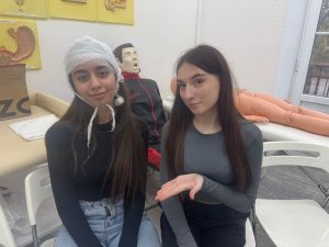 В «Школе юного медика Дона» стартовал новый практический модуль: основы десмургии