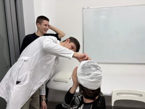 В «Школе юного медика Дона» стартовал новый практический модуль: основы десмургии