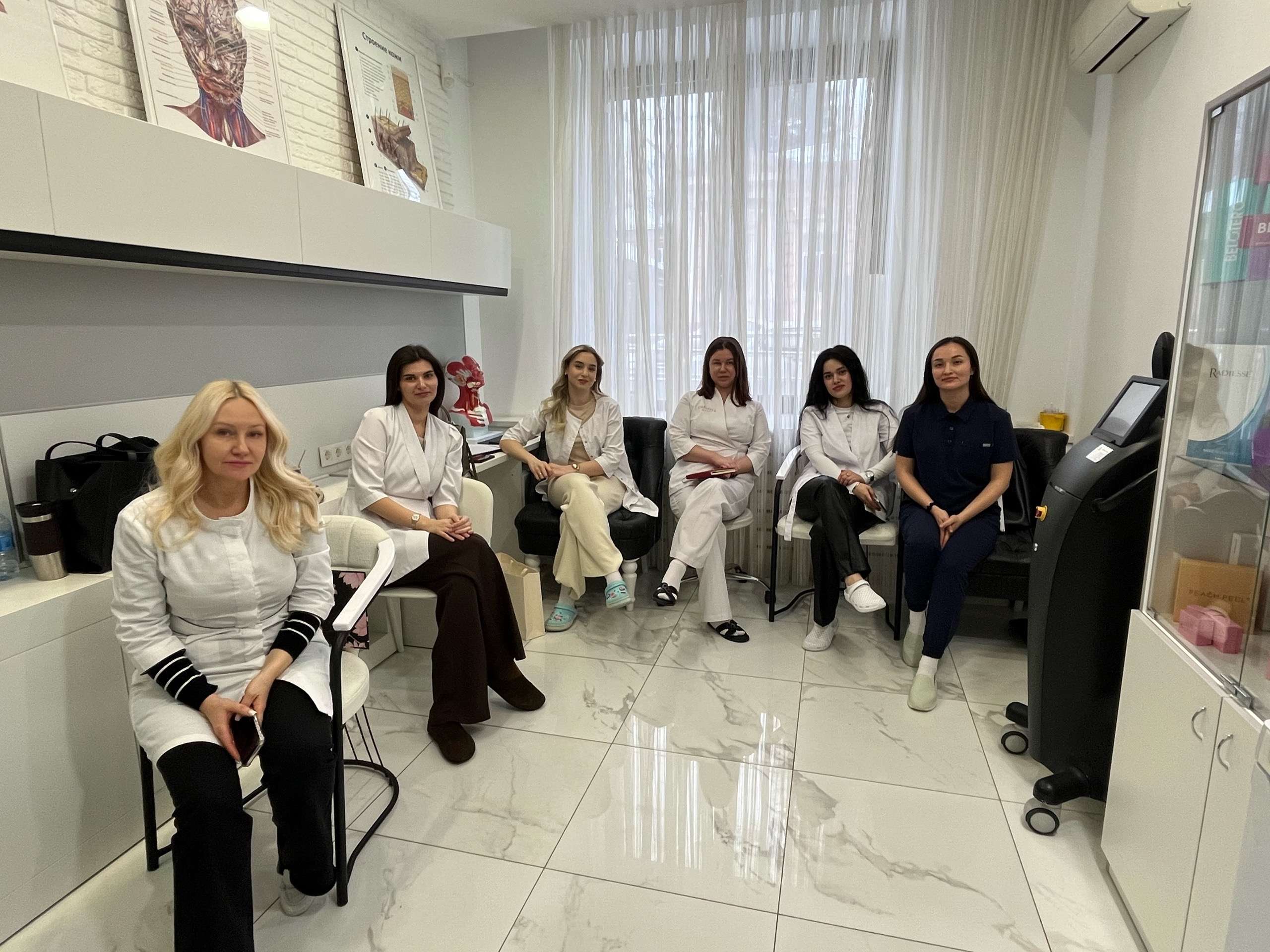 В «МедСкиллс» проходит курс переподготовки по косметологии для врачей