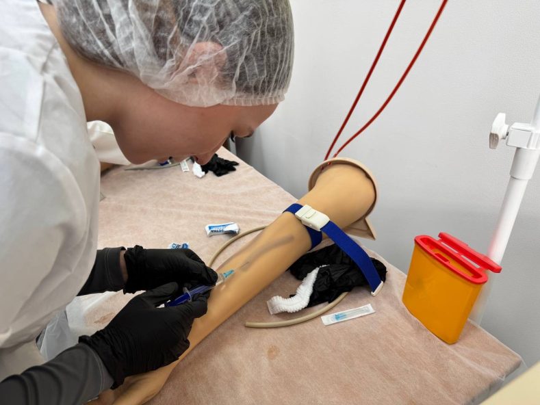 Как в медколледже учат работать с медицинскими отходами?