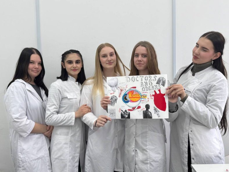 Творческий урок английского языка в группе СД-3