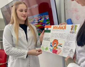Уроки географии в «МедСкиллс»: студенты представили проекты о странах мира