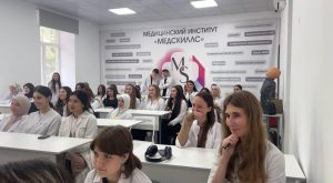 В «МедСкиллс» прошло праздничное мероприятие ко Дню медицинской сестры