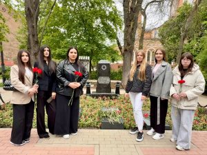 Студенты «МедСкиллс» почтили память героев в преддверии Дня Победы